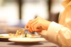 「月島で楽しむ絶品もんじゃ焼き！家族や友人と過ごす特別なひとときを」